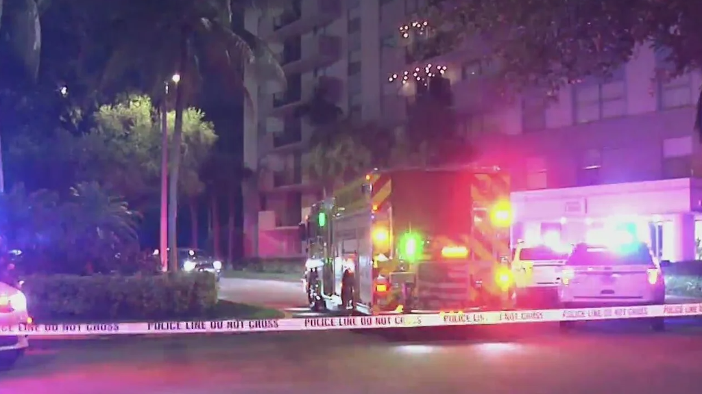 Man arrested in deadly North Miami abduction where witnesses saw suspects wearing "police" shirts — CBS Miami, Marco Island Community news