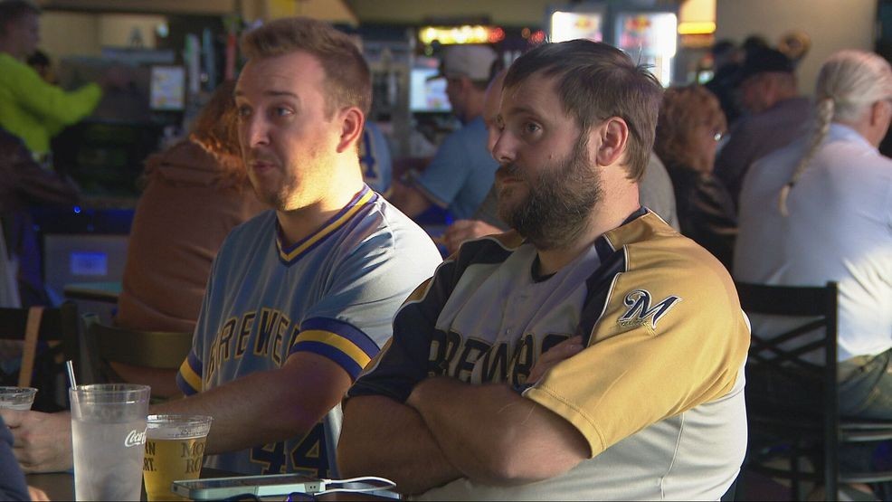 Brewers fans show World Series excitement at Stadium View — Fox 11 Green Bay Local, Marco Island Sports news